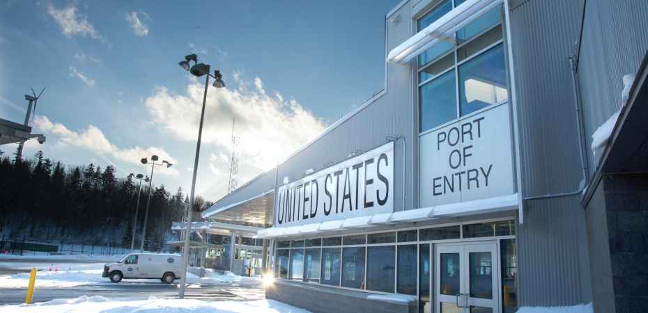 port of entry building in us in winter